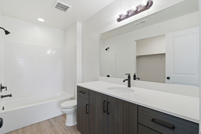Building Photo - 5690 S Weehawken Ln