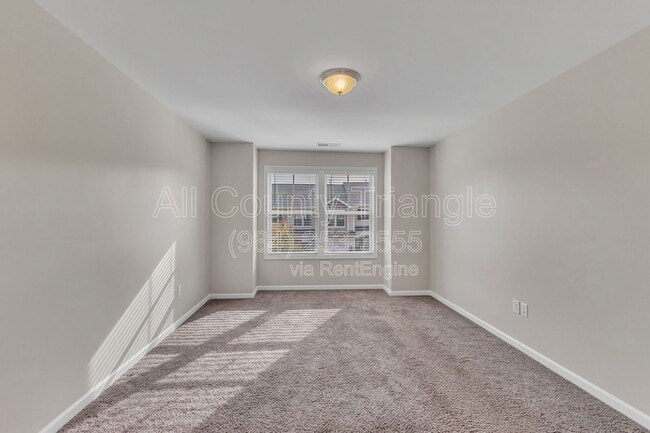 Building Photo - 1121 Latitude Dr