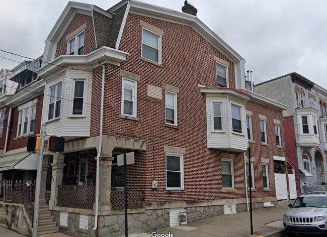 Building Photo - 501 W Turner St