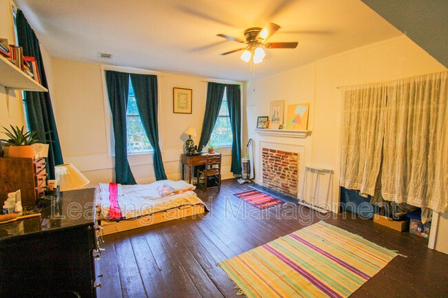 Building Photo - 7 Ann St