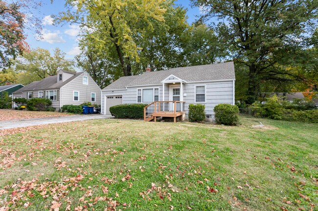 Building Photo - 5119 Woodson Rd