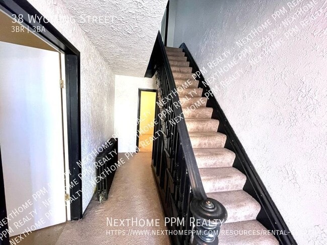 Building Photo - 38 Wyoming St