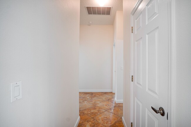 Building Photo - Spacious 4-Bed Home in Magnolia Plantation...