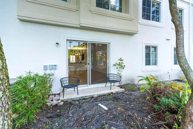 Building Photo - 5030 SW 126th Ave