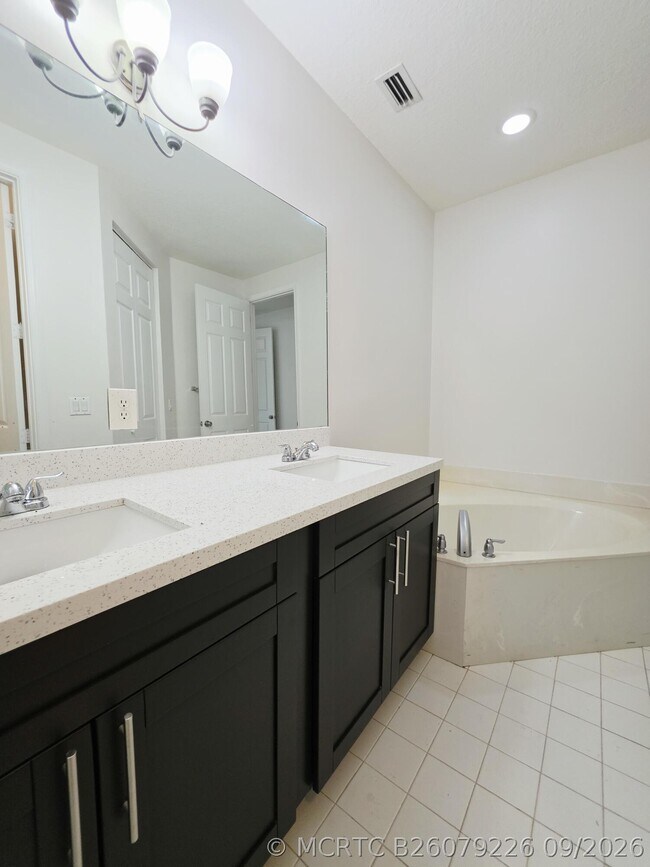 Building Photo - 6282 S Military Trl