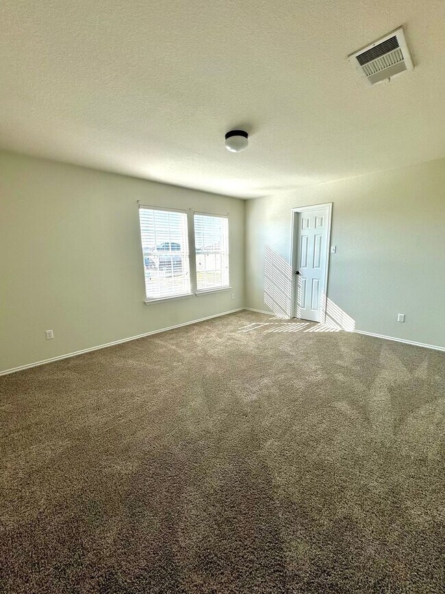 Building Photo - AVAILABLE SOON!