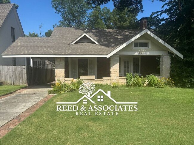 Primary Photo - Spacious: 3 Bedroom in East Buntyn
