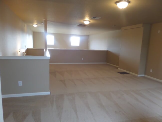 Building Photo - The Oaks Live/Work Townhomes