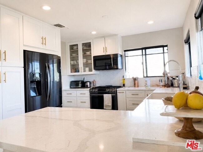Building Photo - 11615 Grande Vista Dr
