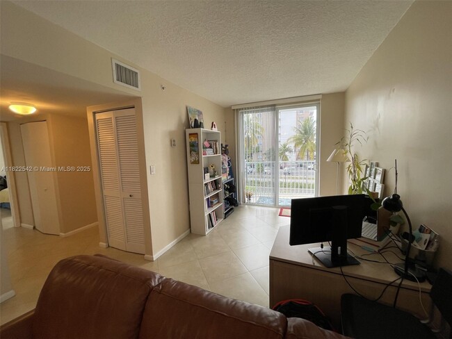 Building Photo - 1555 N Treasure Dr