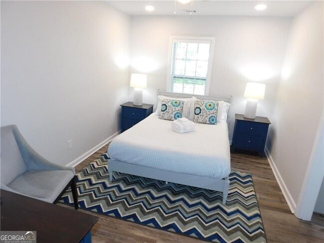 Building Photo - 213 Claire Dr SE