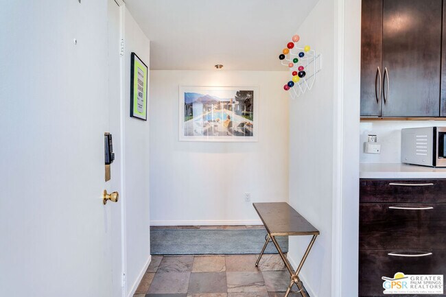 Building Photo - 2301 S Sky View Dr