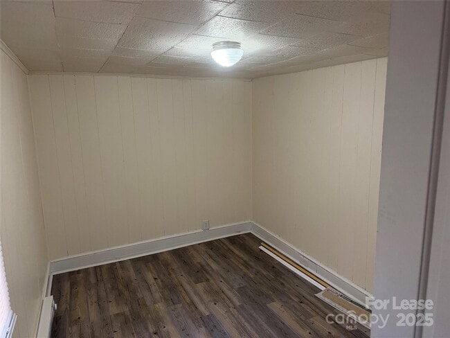 Building Photo - 826 Cantwell St