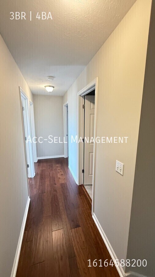 Building Photo - 2125 Orchard Ridge Dr NW