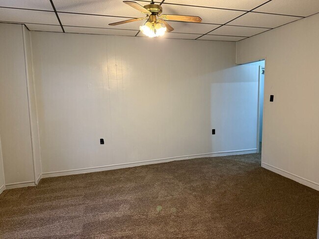 Building Photo - 201 W Market St