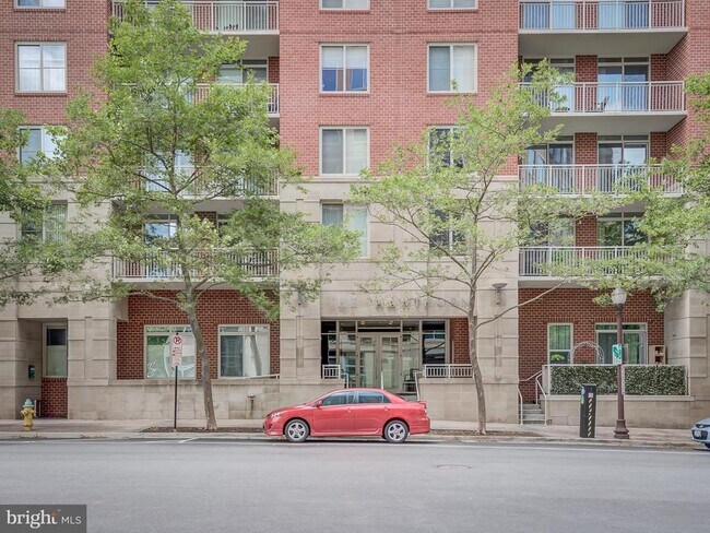 Building Photo - 820 N Pollard St