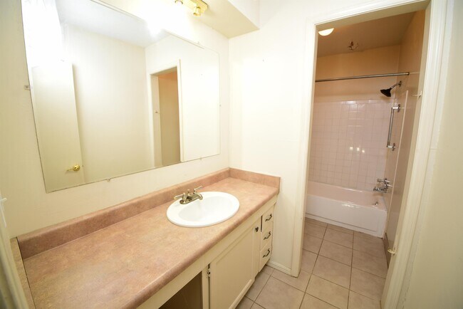 Building Photo - 4750 W 68th St S