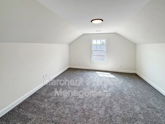 Building Photo - 15 Gerru Ct