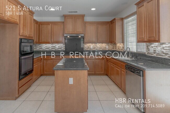 Building Photo - 521 S Altura Ct