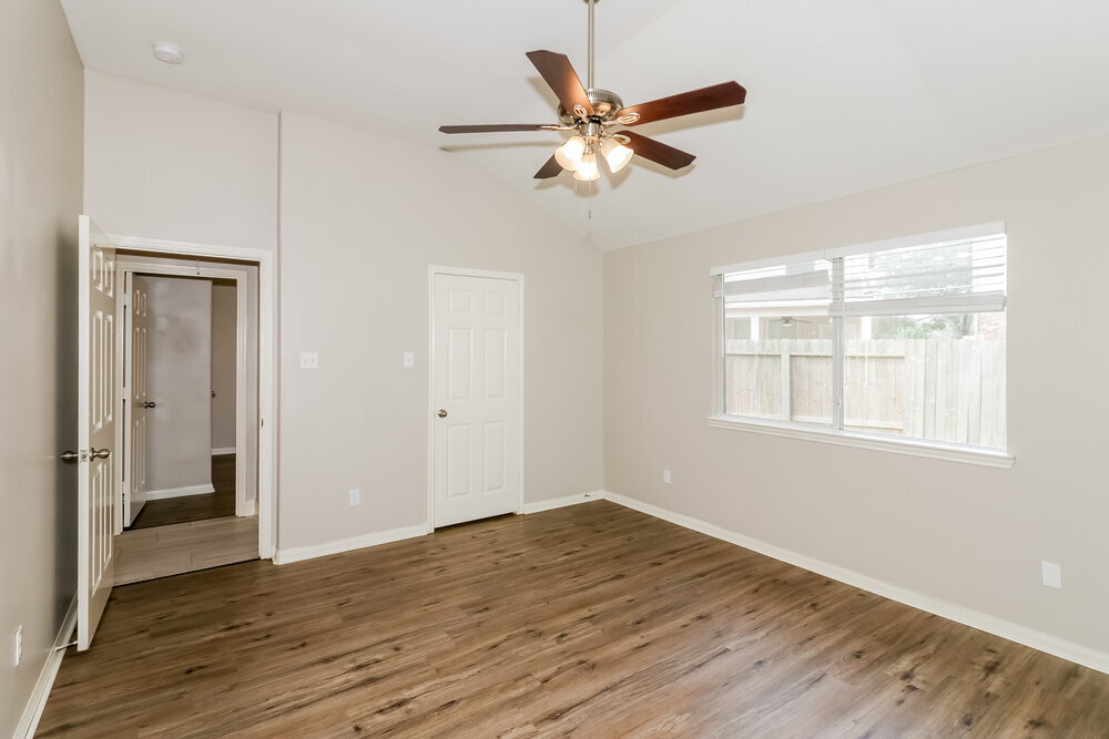 Building Photo - 25235 Clover Ranch Dr