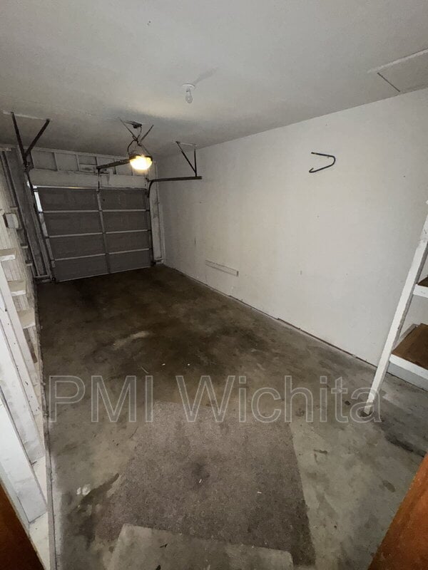 Building Photo - 1832 S Griffith St