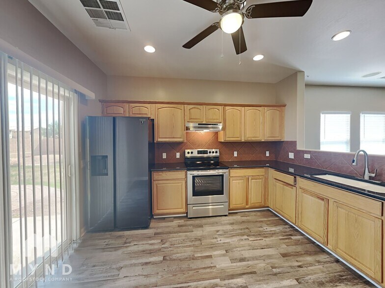 Building Photo - 12853 N 87th Dr