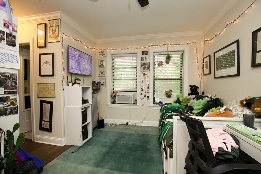 Building Photo - 1112 W Lill Ave