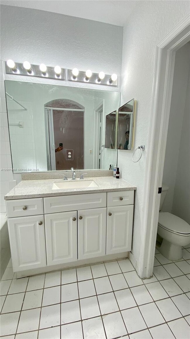 Building Photo - 8261 NW 107 Ct