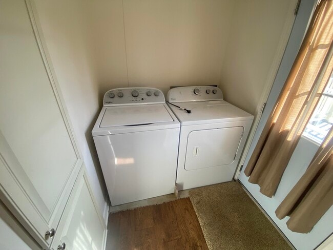 Building Photo - 3029 Crittenden Dr