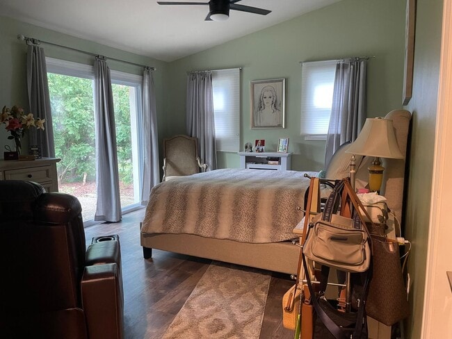 Building Photo - Shelby Twp Custom Ranch- 3 Bedrooms, 2 Bat...
