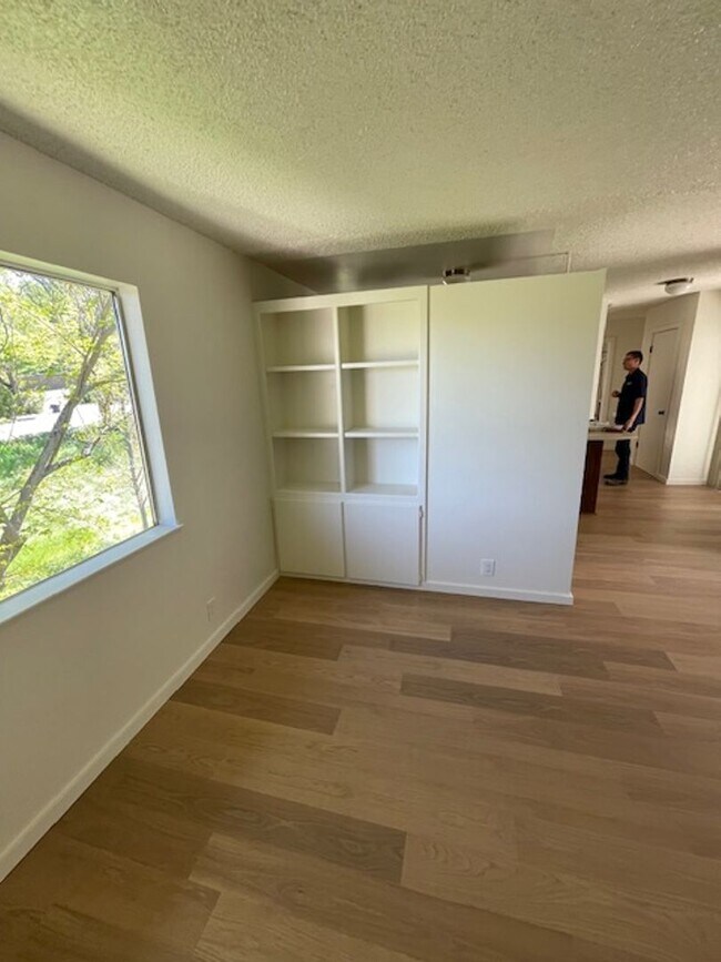 Building Photo - Conveniently located in Downtown Atascadero