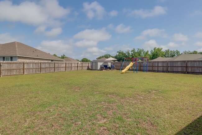 Building Photo - Beautiful 4 bed 2 bath