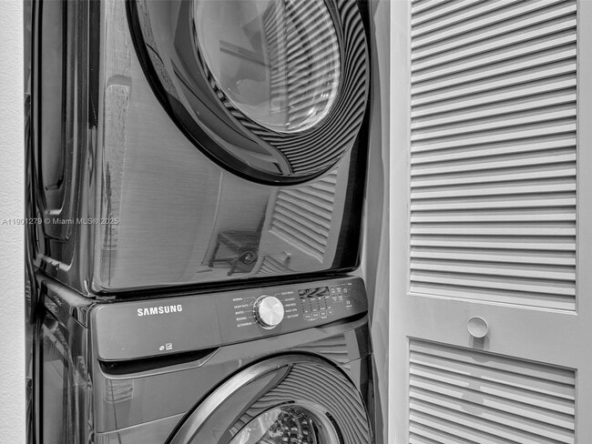 Building Photo - 7934 West Dr