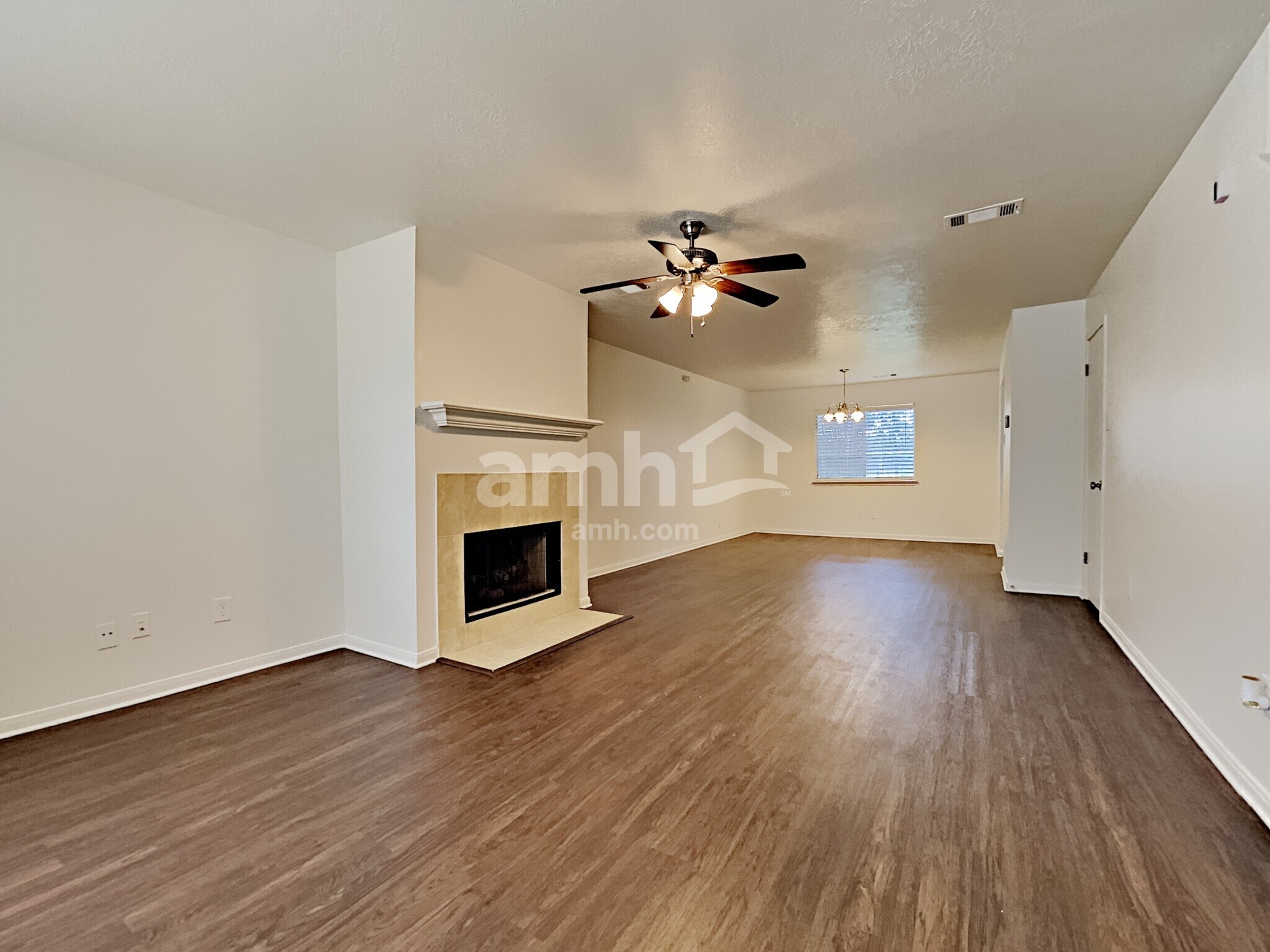 Building Photo - 2738 Springstone Dr