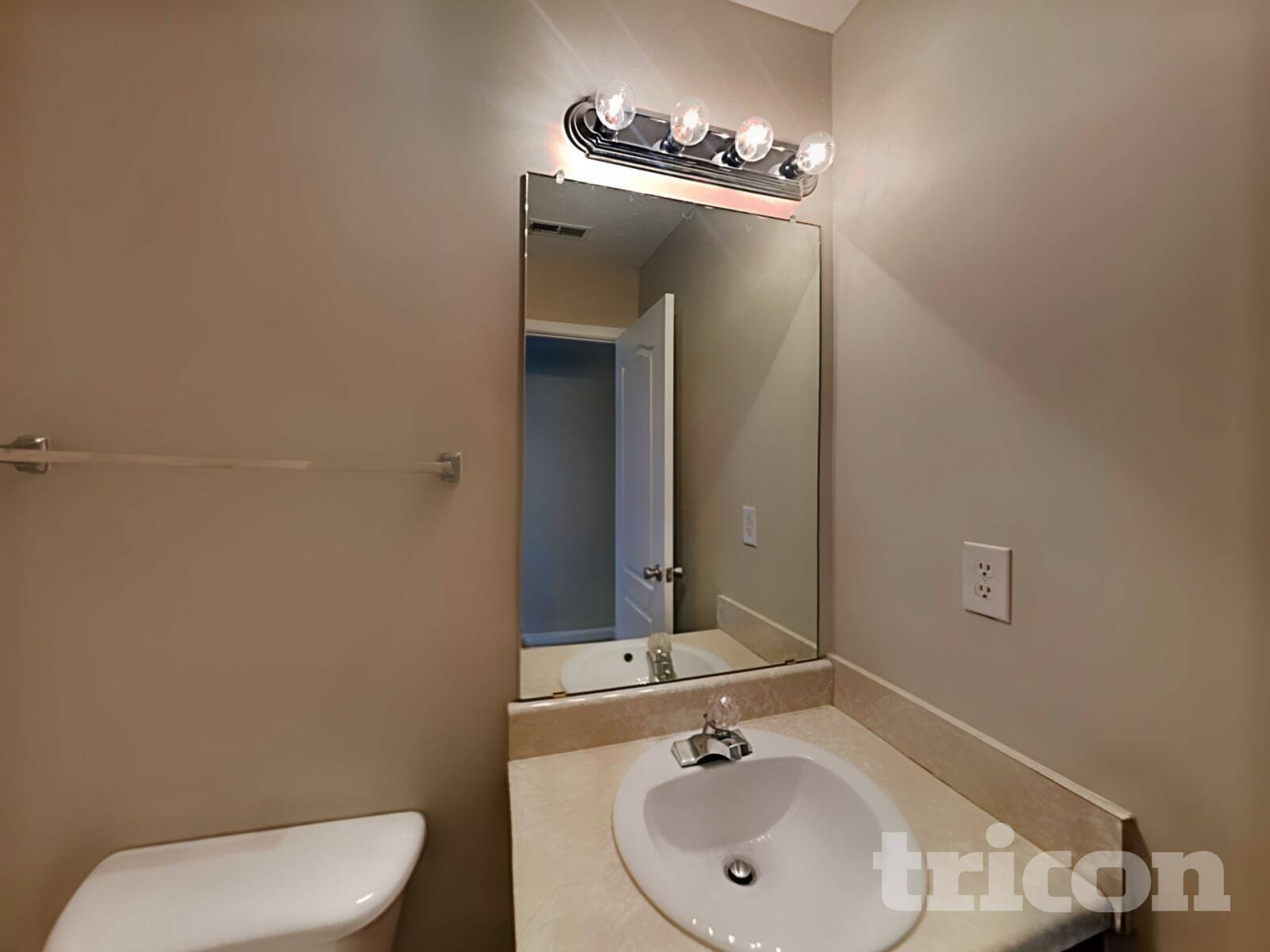 Building Photo - 6469 Snowden Dr