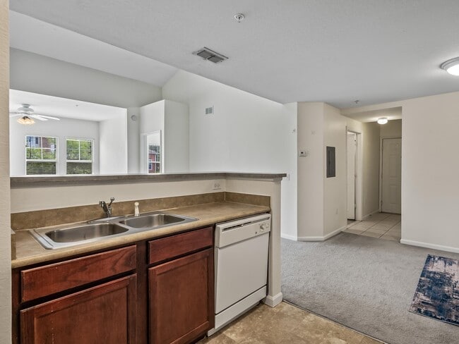 Building Photo - 2801 Chancellorsville Dr