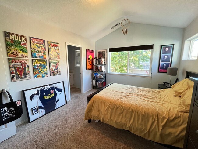 Building Photo - Lovely 2Bd + 2.5Ba in Beaverton!! Minutes Away From Nike! New Roof, Fence, Paint and Additional B...