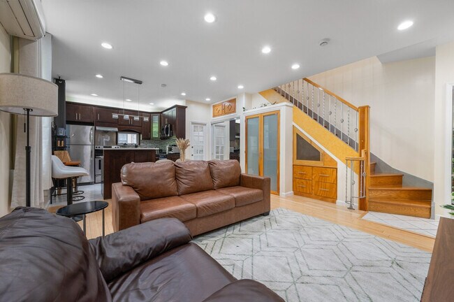 Building Photo - 318 E 62nd St