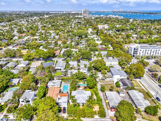 Building Photo - 411 26th St