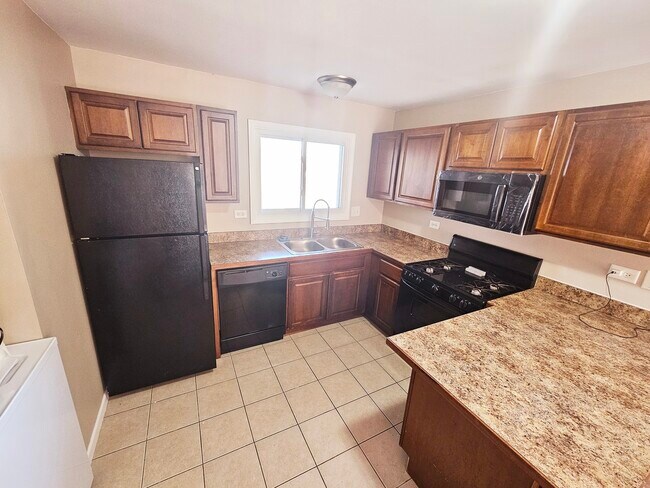 Building Photo - 687 Rosner Dr