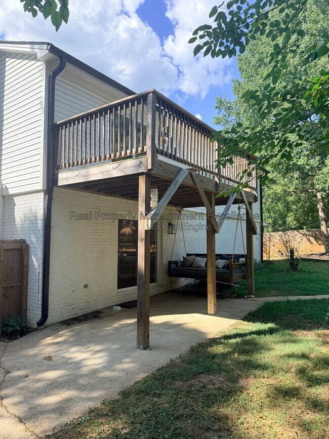 Building Photo - 108 Hassell Ct