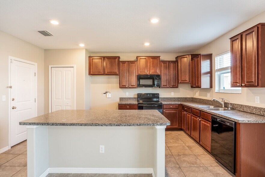 Building Photo - 1745 Broad Winged Hawk Dr