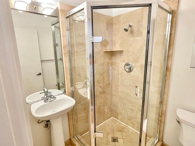 Building Photo - Prime Noe Valley 3 Level Condo w/2 car Garage, Rooftop Deck - Elizabeth @  San Jose