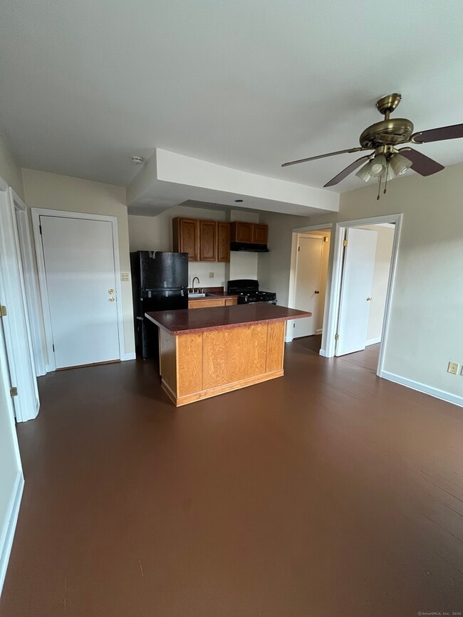 Building Photo - 314 High St