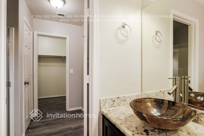 Building Photo - 11502 W Shaw Butte Dr