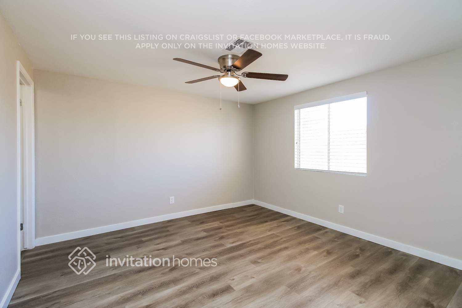 Building Photo - 1418 W Rosal Pl