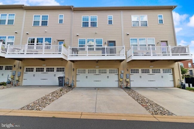 Building Photo - 16013 Haygrath Pl