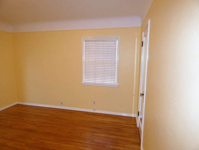 Building Photo - *Available NOW in Whittier!*