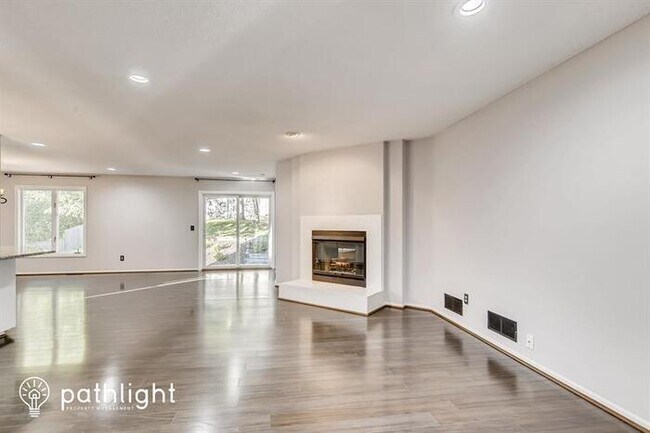 Building Photo - 14355 4Th Avenue N, Plymouth, MN, 55447