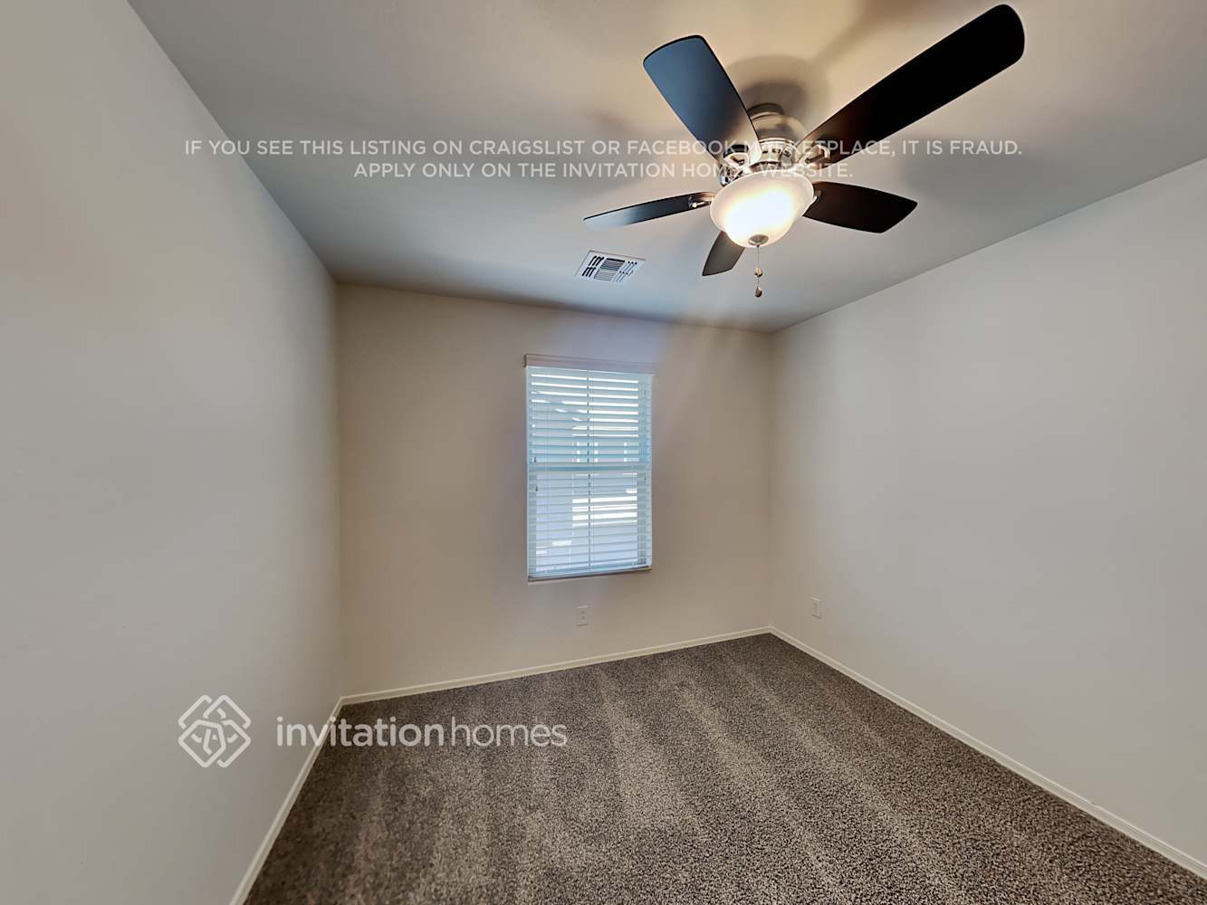 Building Photo - 162 N Sandal